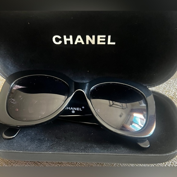 Chanel Vintage Sunglasses - Picture 3 of 6